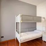 Casa Azzurra-Comodo Appartamento In Villa